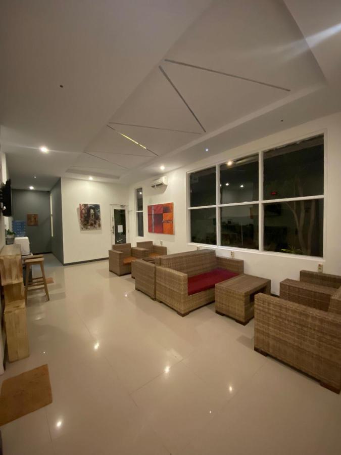 The Packerbox Hostel Batununggul Esterno foto